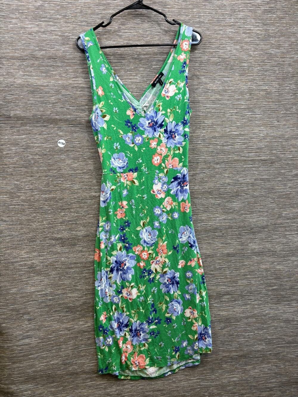 BCBG Paris Sundress Juniors Size L Green Floral Cutout Sleeveless Double V-Neck